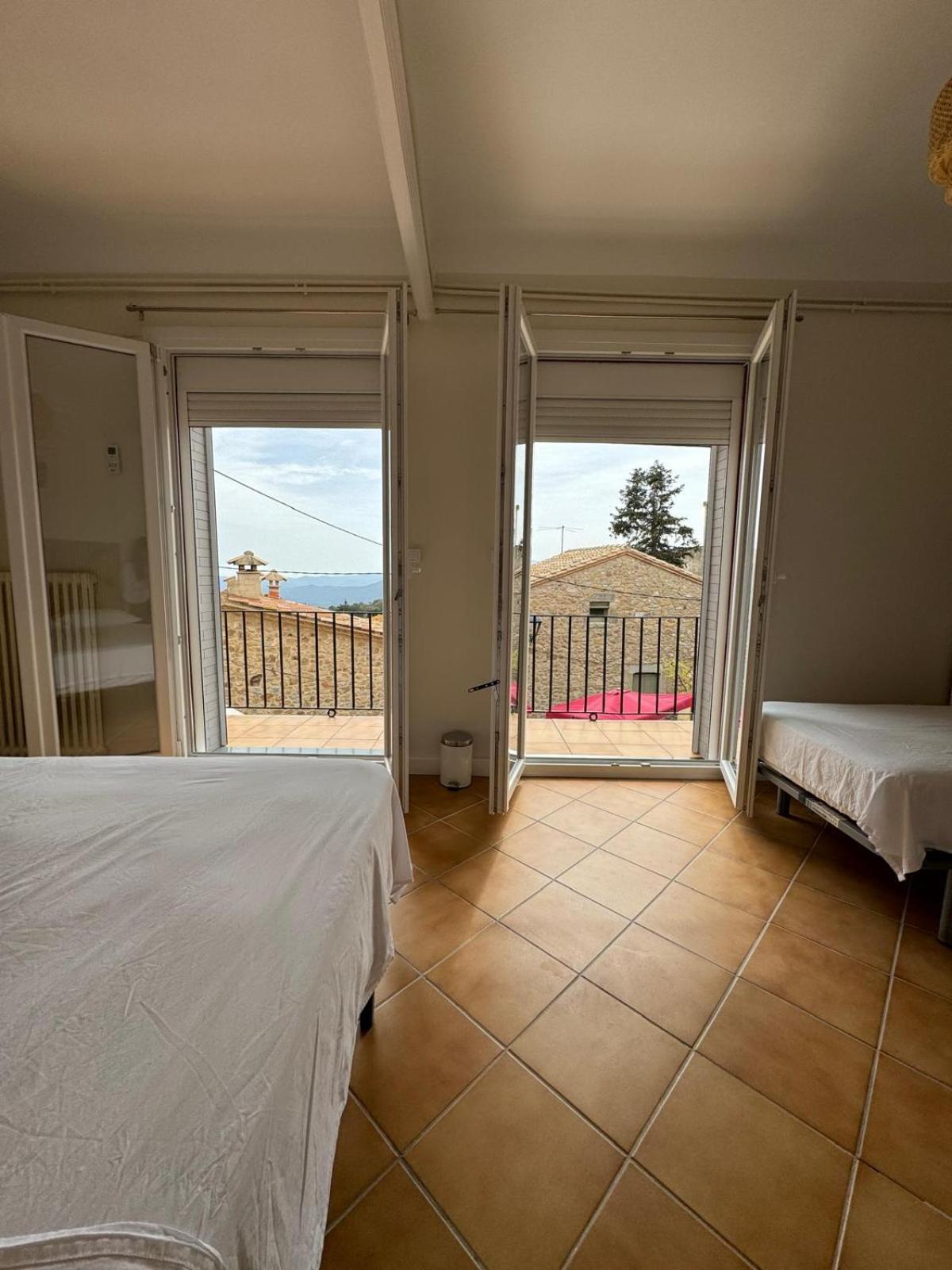 Hostal Restaurant Casa Comaulis La Vajol Bagian luar foto